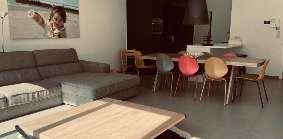 Dolce Vita - Zonnig Familie Appartement Met Garagebox Nieuwpoort Exterior foto